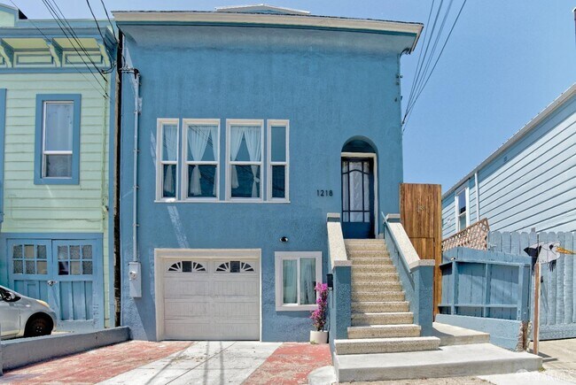 Primary Photo - 1218 York St