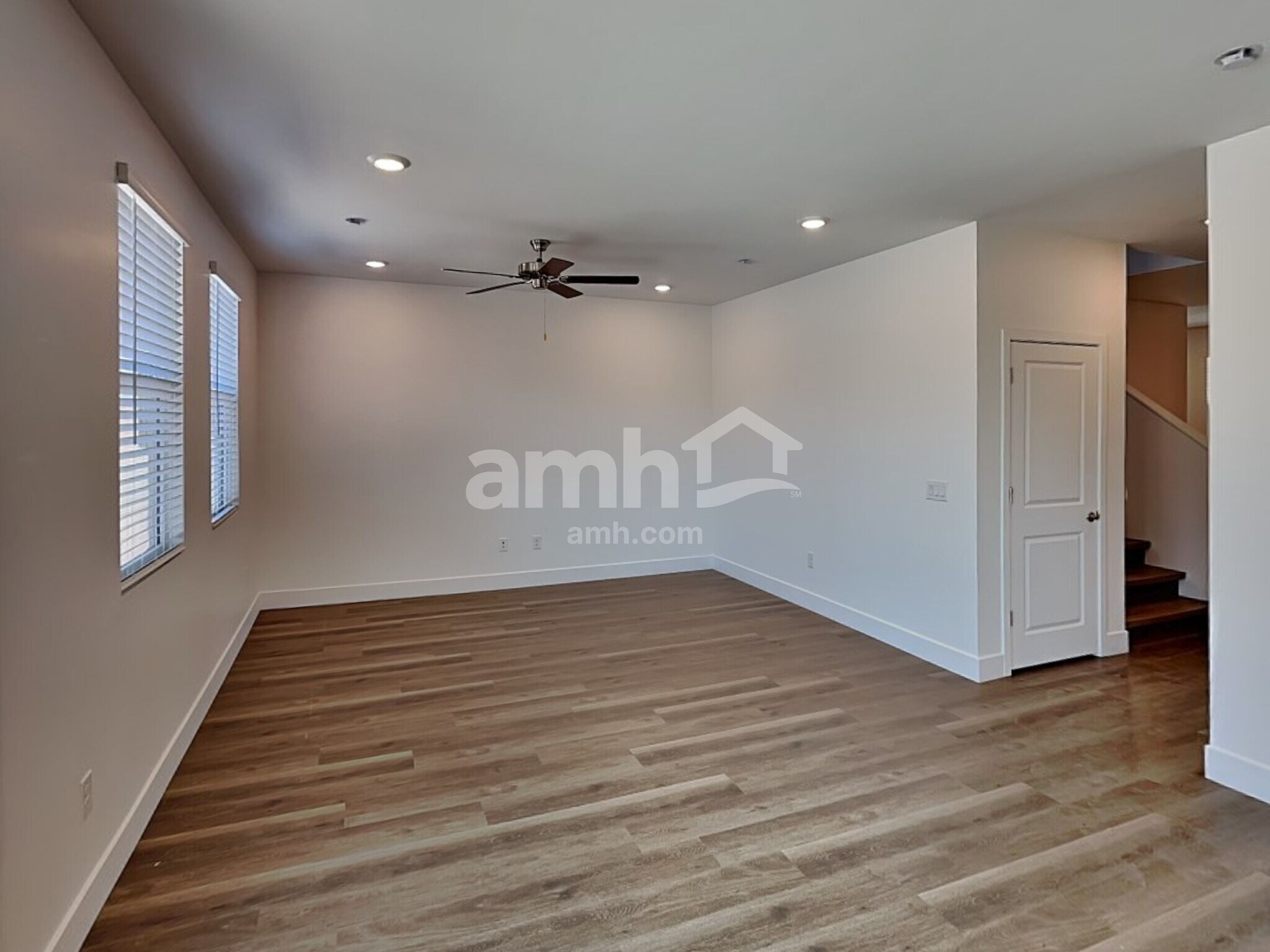 Building Photo - 9527 E Friedel Dr