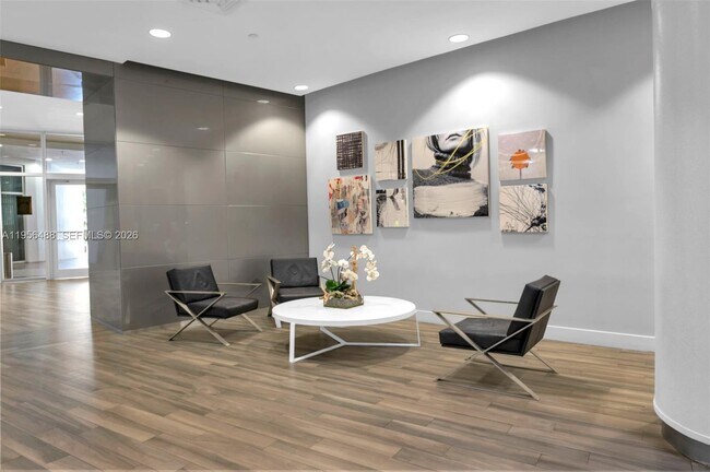 Building Photo - 1750 N Bayshore Dr