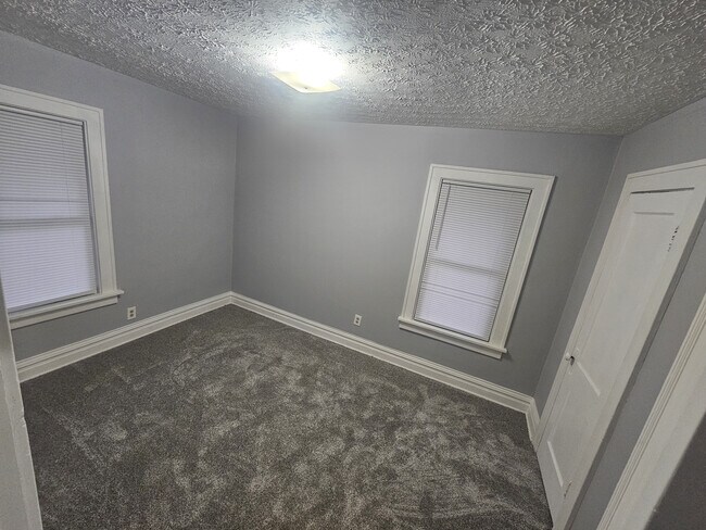 Building Photo - 1308 Loretta Ave