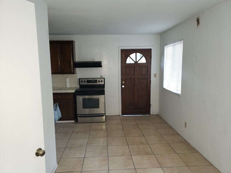 Primary Photo - 28865 Gordon Hill Rd