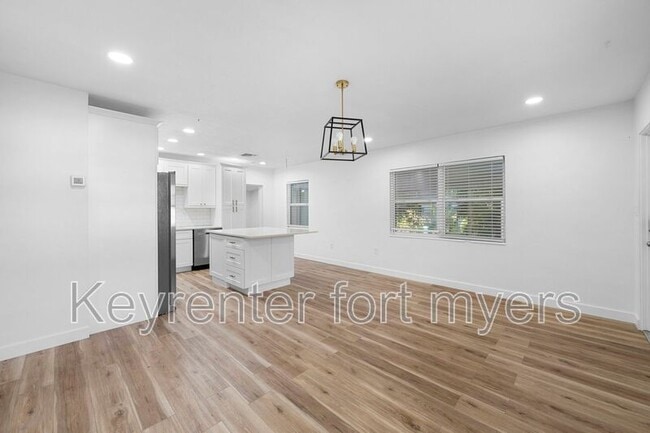 Building Photo - 236 Delray Ave