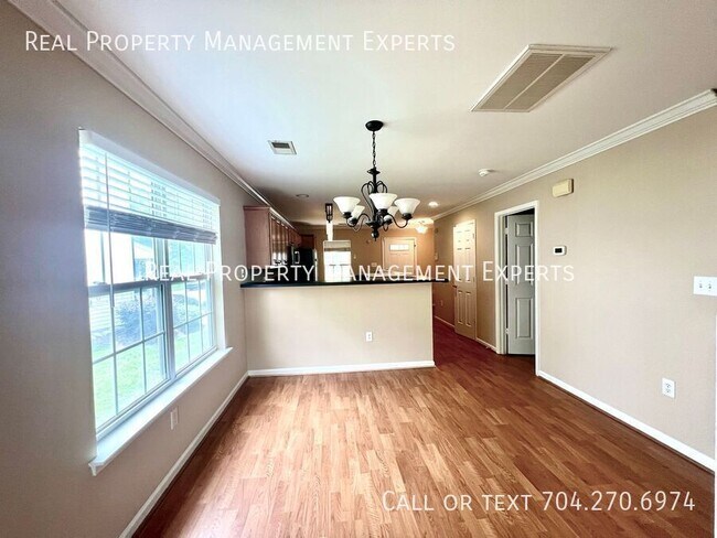 Building Photo - 840 Pelican Bay Dr