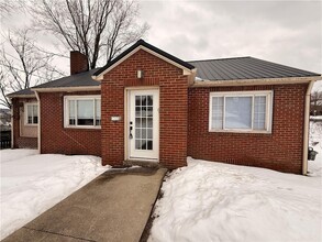 Building Photo - 714 Pershing St