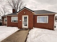 Building Photo - 714 Pershing St