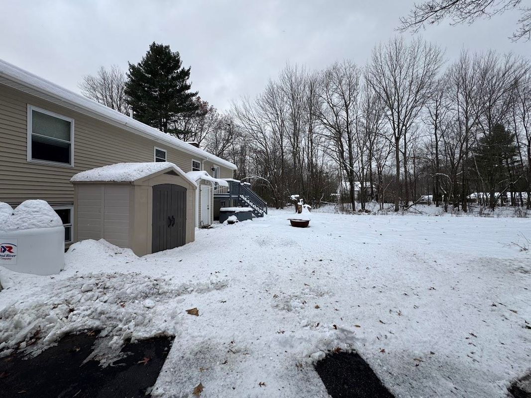 Building Photo - 240 Leda