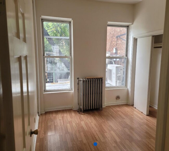 Primary Photo - 320 50th St