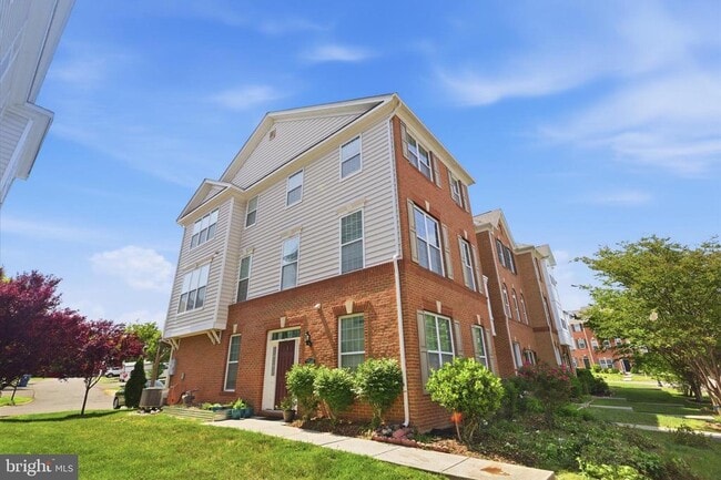 Building Photo - 23149 Flora Mure Dr