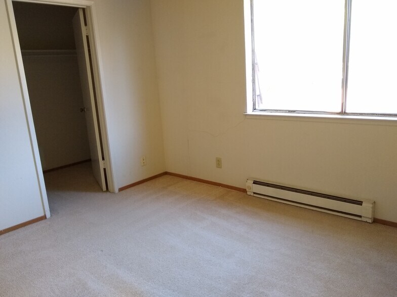 Building Photo - 825 Kiely Blvd