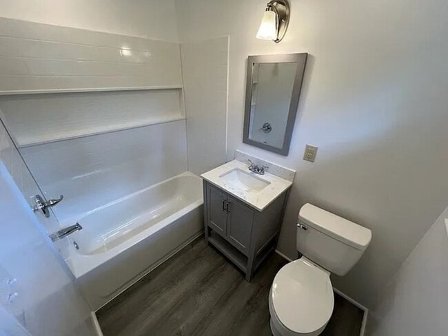 Building Photo - 3609 Sherwood Dr