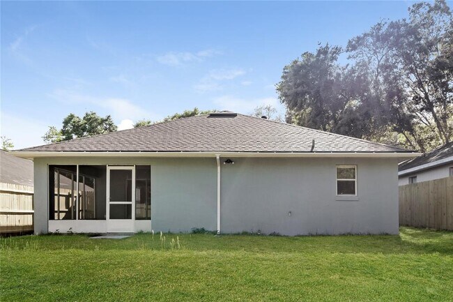 Building Photo - 1007 Royal Oaks Dr