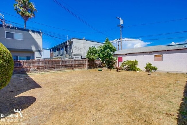 Building Photo - Charming 1Bdm 1Ba Apartment in the Heart o...