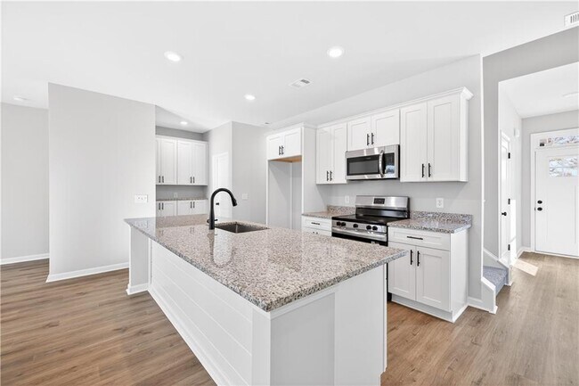 Building Photo - 548 Madison St