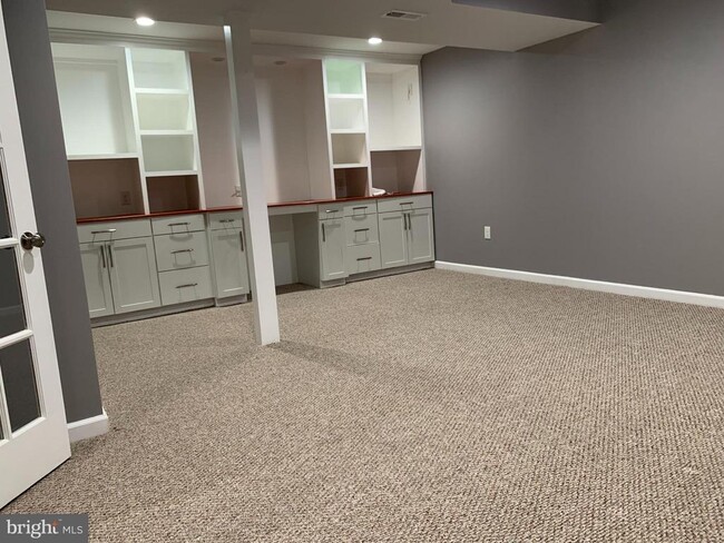 Building Photo - 8379 Academy Rd