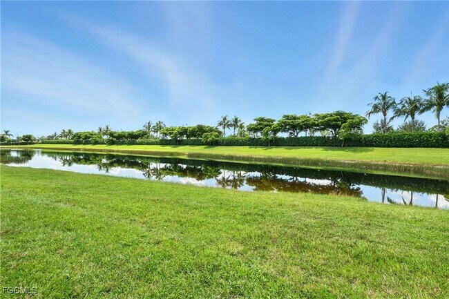 Building Photo - 12039 Hawthorn Lake Dr