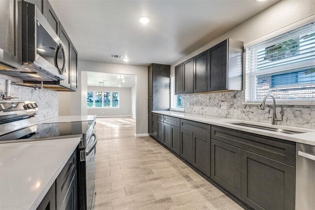 Building Photo - 2386 Chart Dr