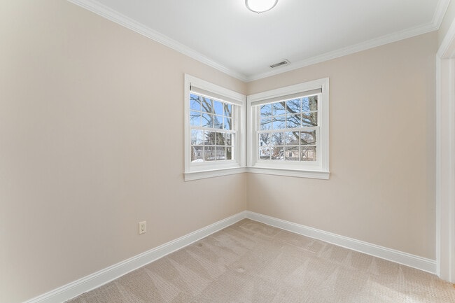 Building Photo - 14 Wakefield Rd