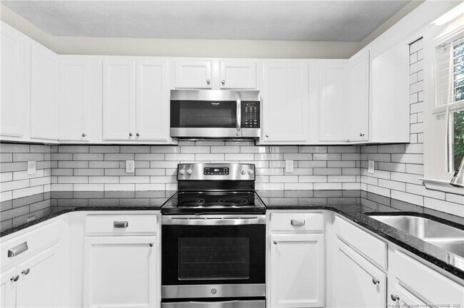 Building Photo - 324 Nettletree Ln
