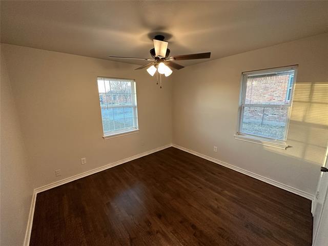 Building Photo - 2322 Meadow Ln