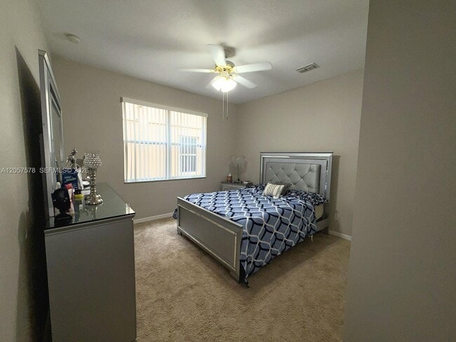Building Photo - 233 Aldridge Ln