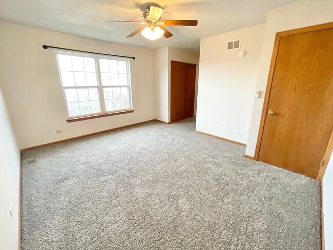 Building Photo - 1814 Van Dyke Ln