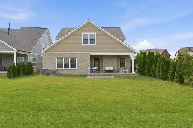 Building Photo - Luxury Executive Living in Sought-After Franklin Community