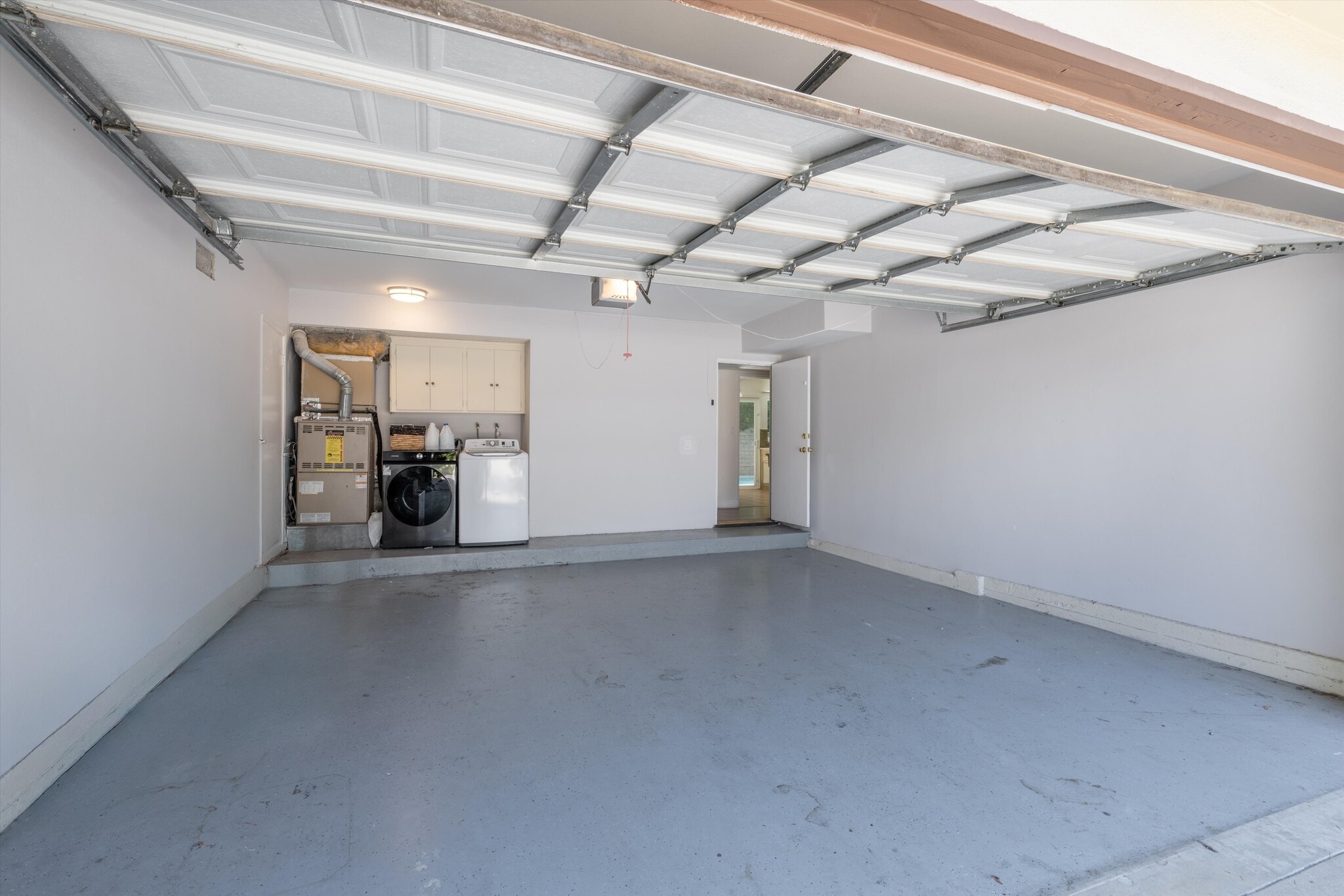 Building Photo - 5400 Nagle Ave