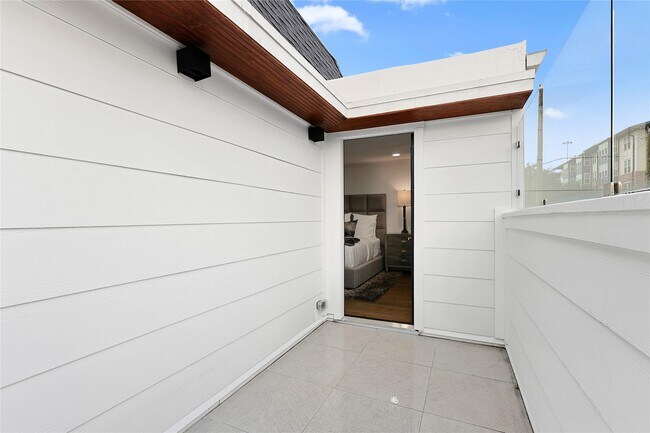 Building Photo - 526 Colquitt St