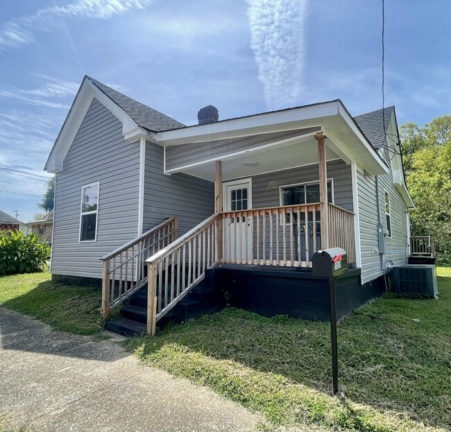 Primary Photo - 1808 Citico Ave