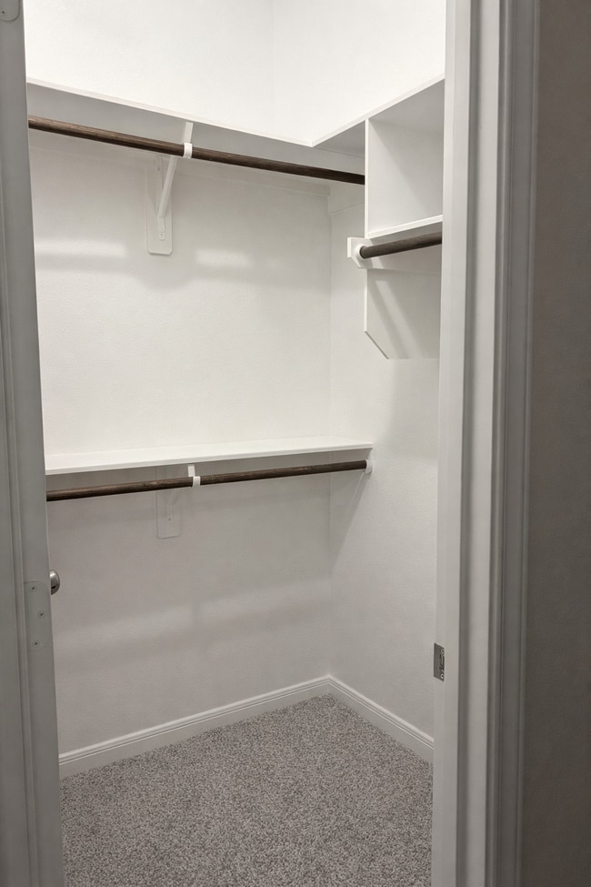 Building Photo - 6208 Rockford Dr