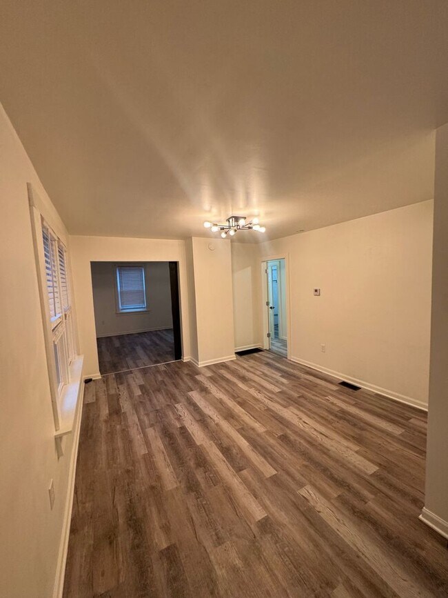 Building Photo - 1573 S 3rd St