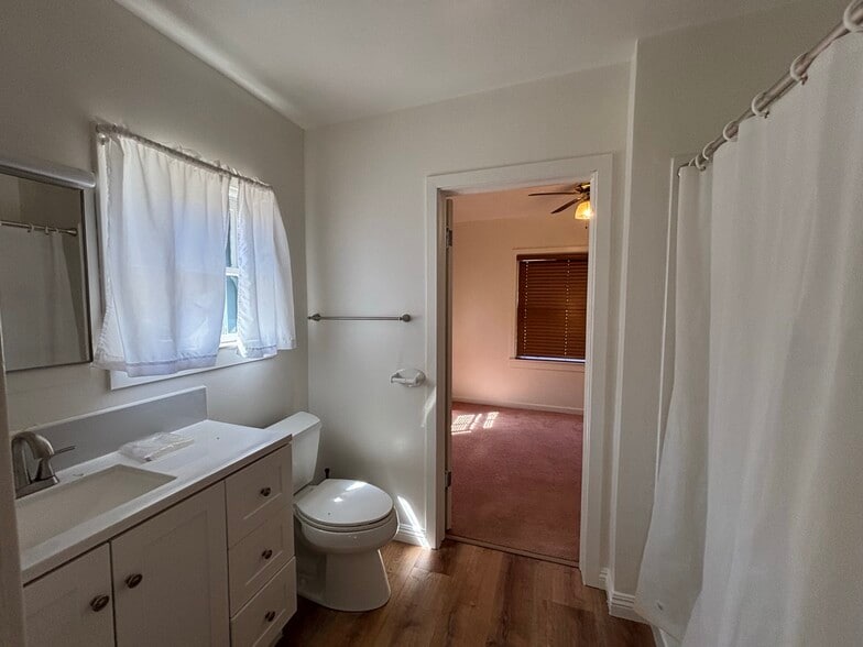 Building Photo - 582 Olivene Ct