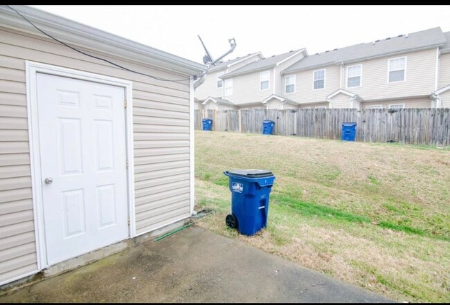 Building Photo - 4016 Cody Dr