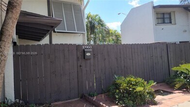 Building Photo - 10960 SW 71st Ln