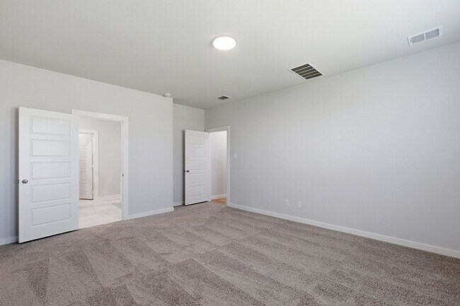 Building Photo - 637 Sierra Rdg
