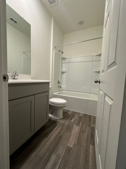 Building Photo - 9750 SW 42nd Ave