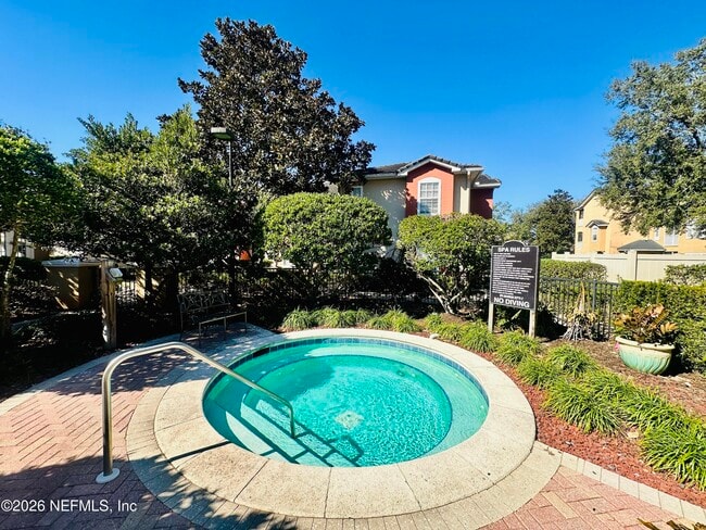 Building Photo - 10075 Gate Pkwy N