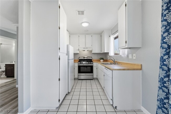 Building Photo - 251 Meyers Ave