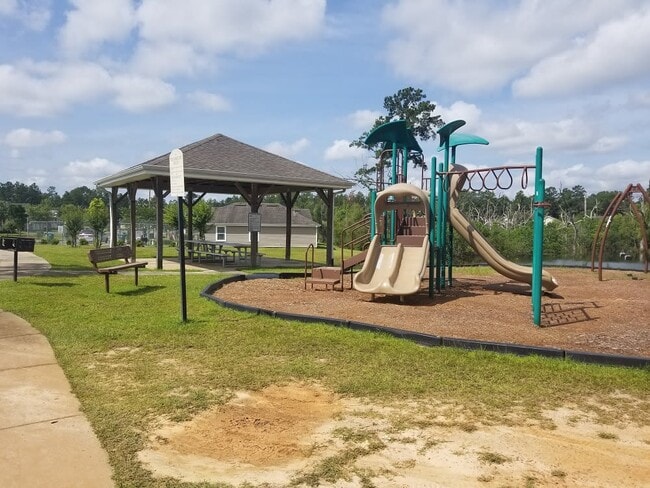 Primary Photo - Pebble Hill Estates