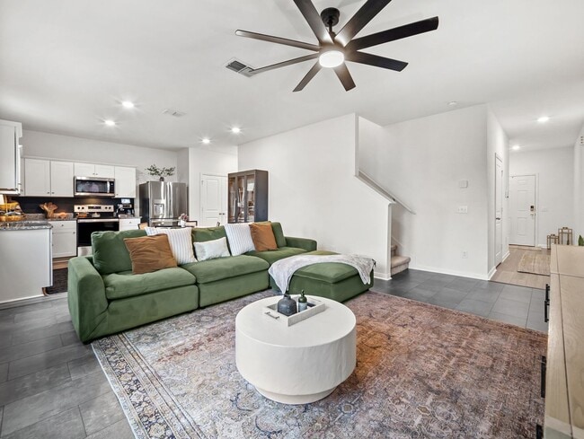 Building Photo - 5484 Rue Girard