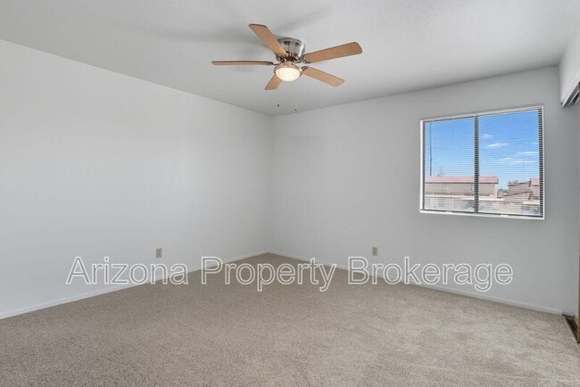 Building Photo - 6144 E Glencove St