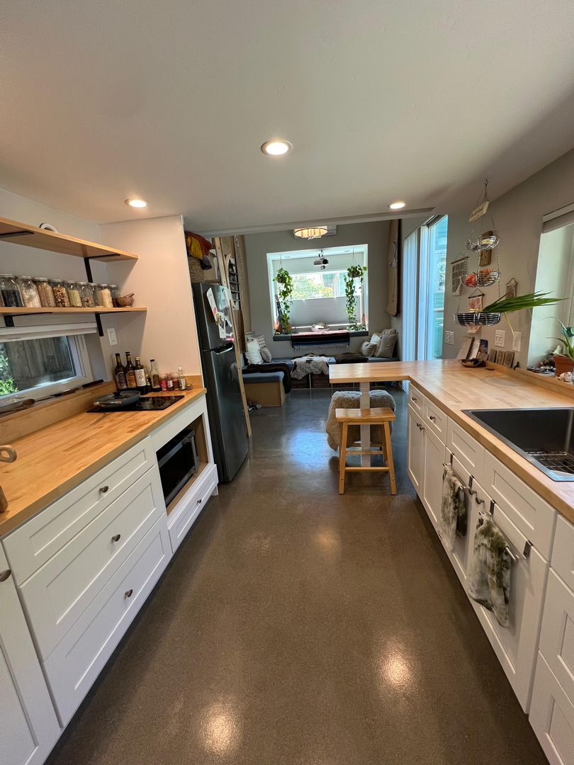 Building Photo - 1128 Buchon St