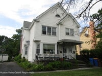 Building Photo - 393 Albany Ave