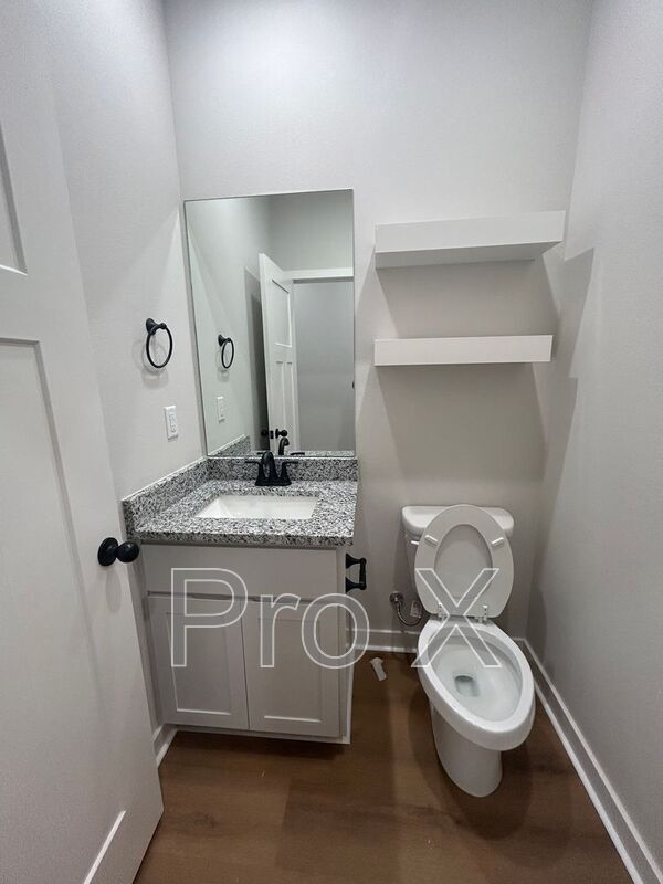 Building Photo - 621 Cosmos St