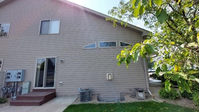 Building Photo - 1651 Chadum Ln