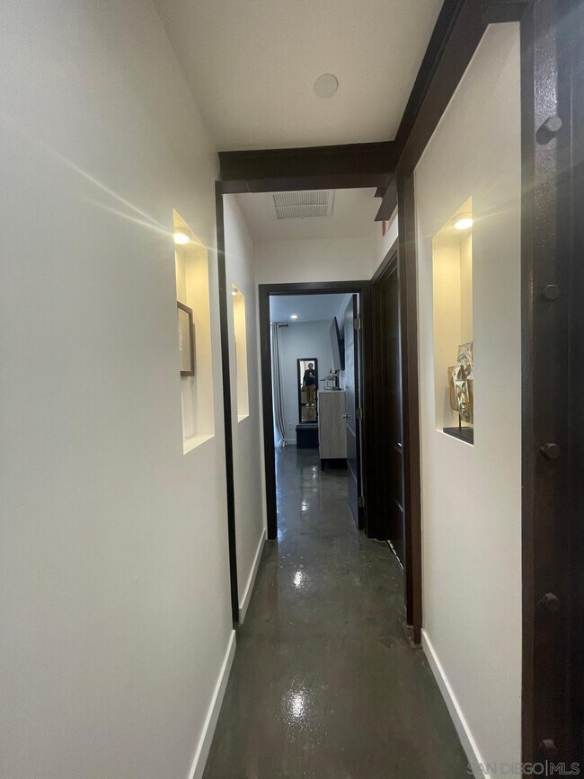 Building Photo - 1251 Parker Pl