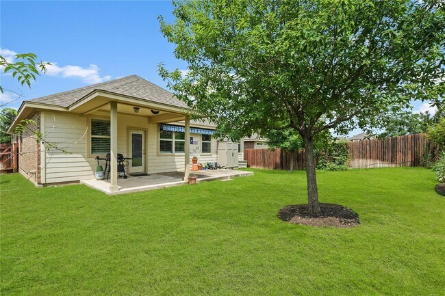 Building Photo - 204 Sawtooth Dr