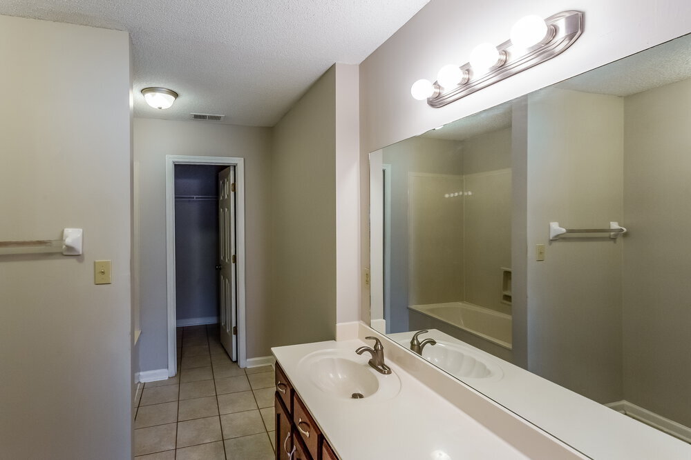 Building Photo - 6853 Ranch Ridge Cove E