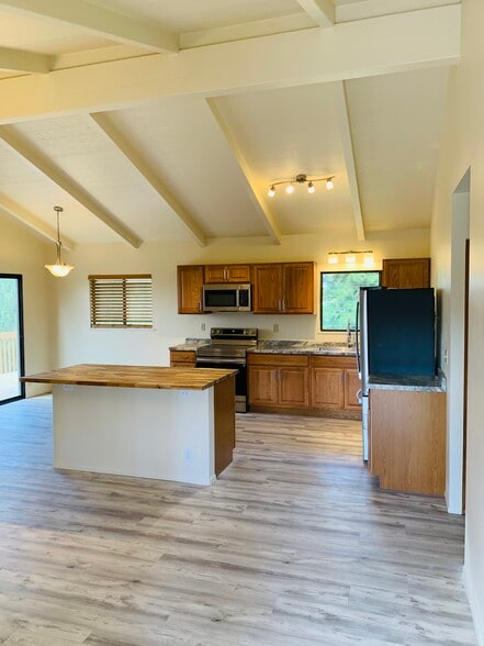 Building Photo - 2751 Palalani St