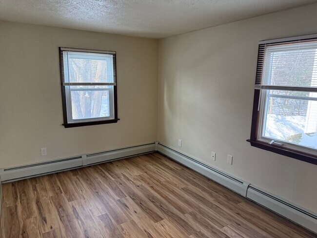 Building Photo - Briarwood 9